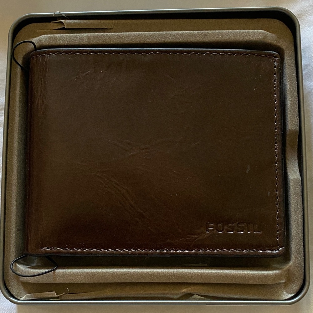 Fossil Men's Dark Brown Leather Bifold Wallet